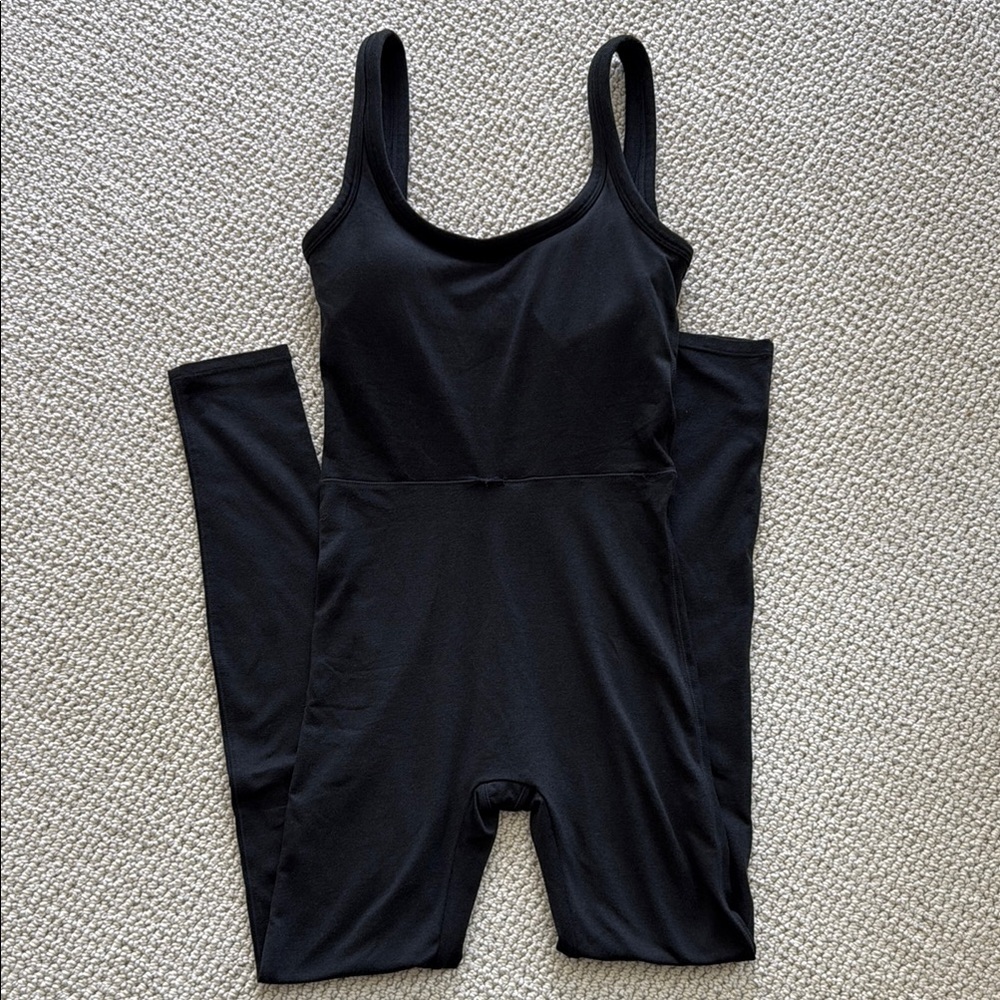 🖤 Vuori Black Sleeveless XS Halo Jumpsuit - Please read desc